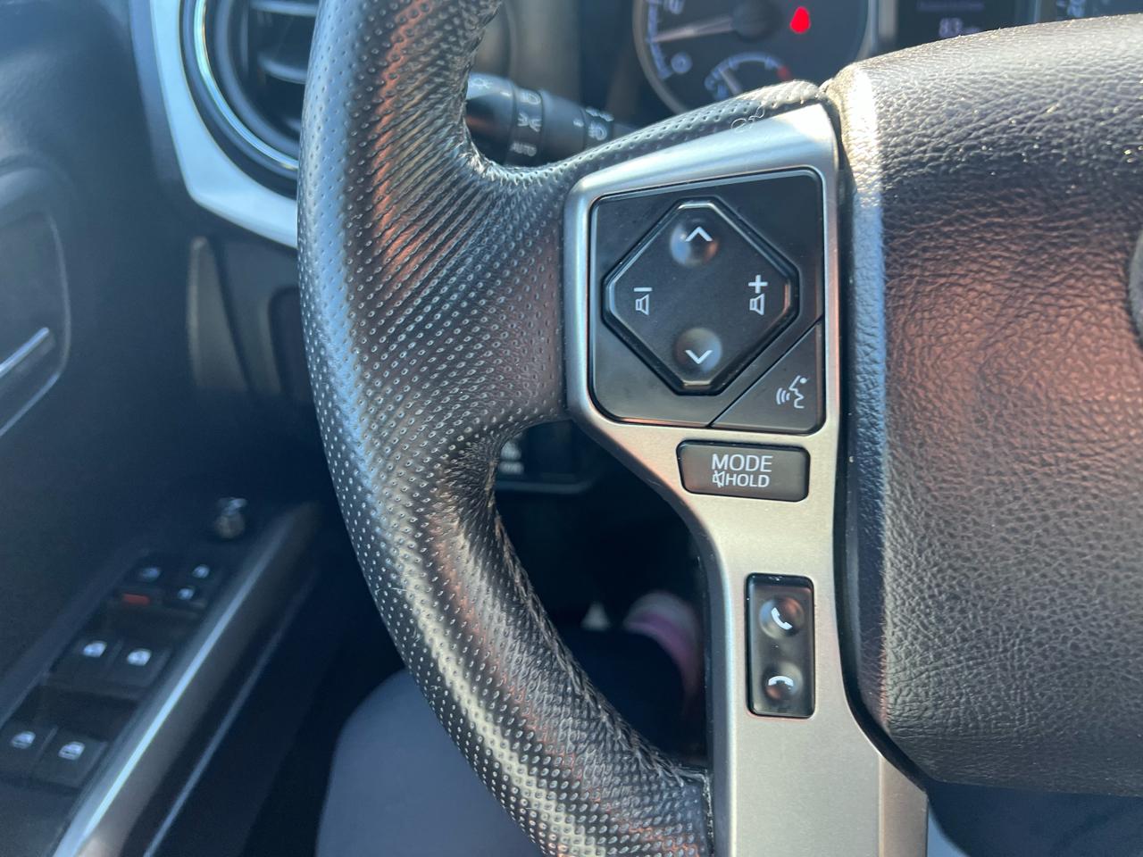 Toyota Tacoma 4WD Limited Double Cab 5' Bed V6 AT (Natl) 2021