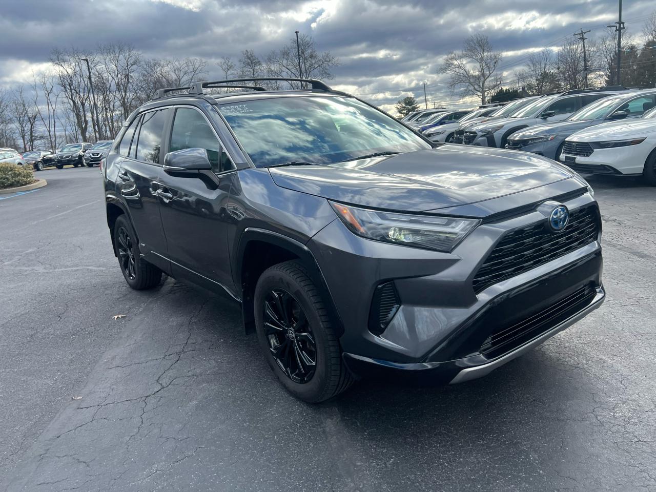 Toyota RAV4 Hybrid SE AWD (Natl) 2022