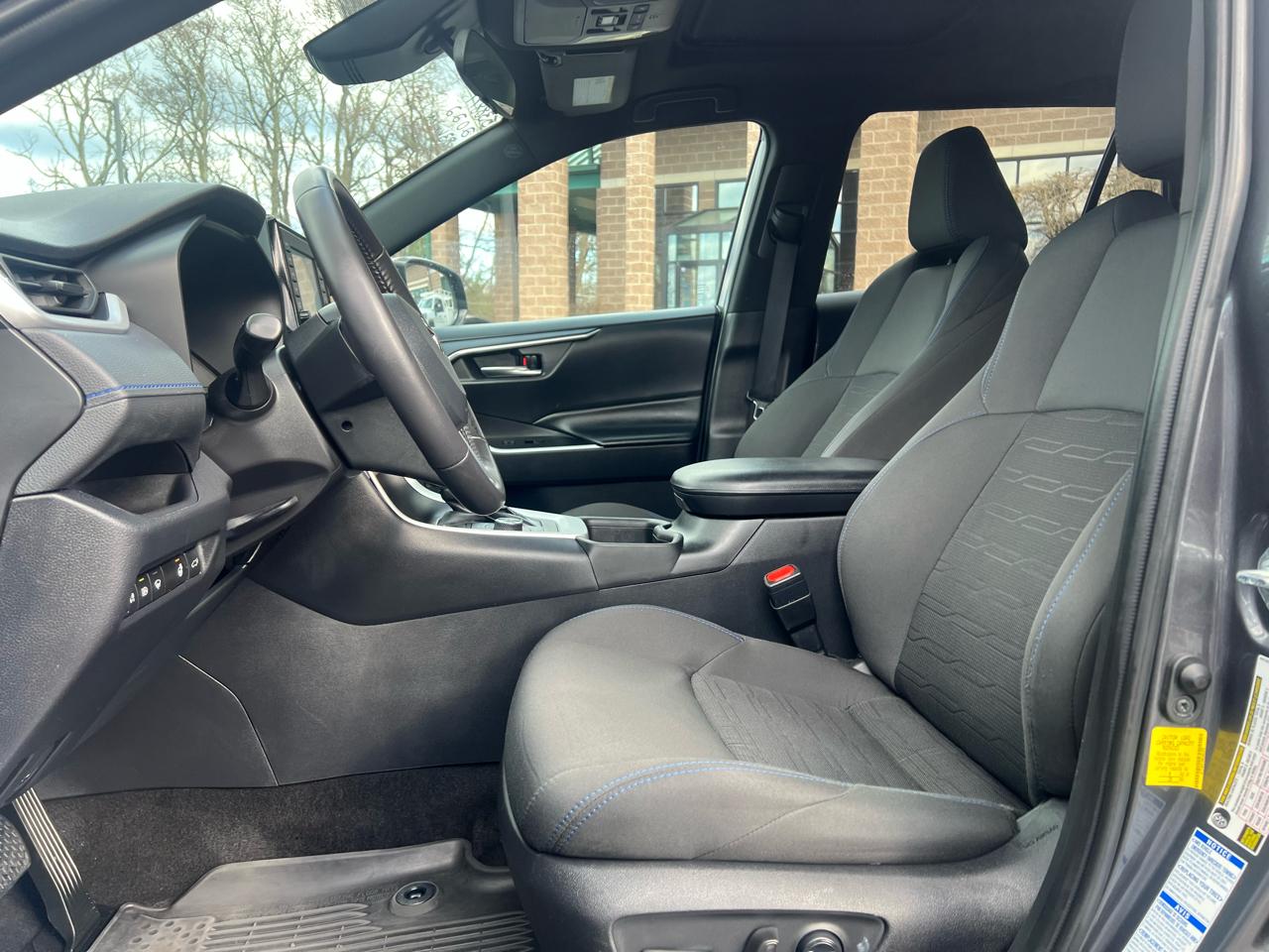 Toyota RAV4 Hybrid SE AWD (Natl) 2022