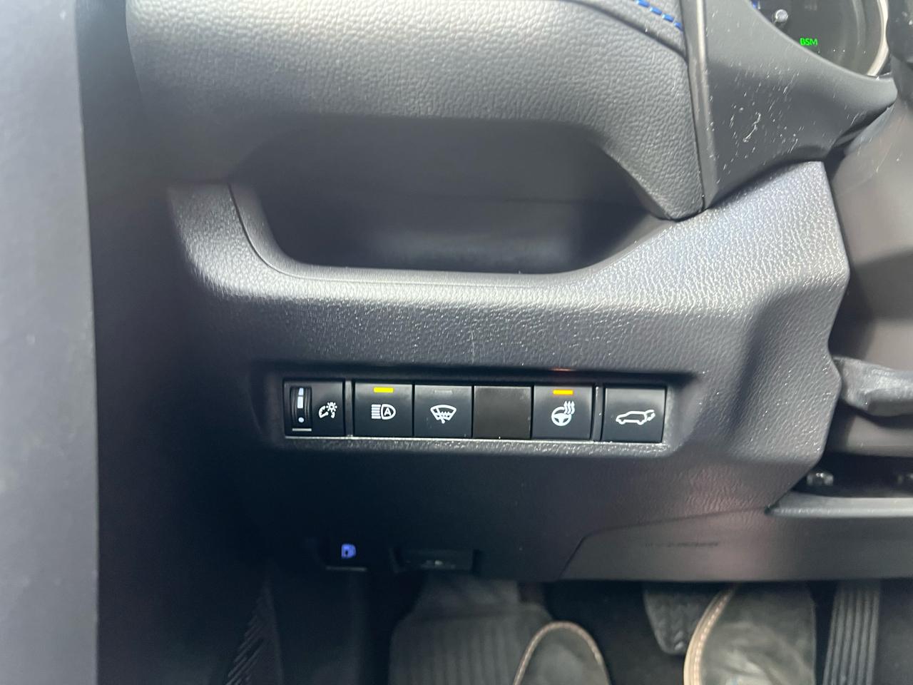 Toyota RAV4 Hybrid SE AWD (Natl) 2022