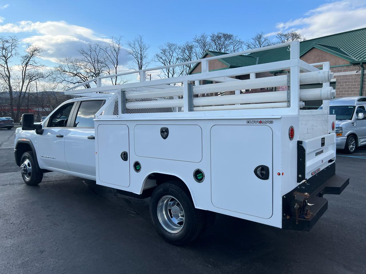 GMC Sierra 3500HD CC 4WD Crew Cab 177" WB, 60" CA Pro 2024