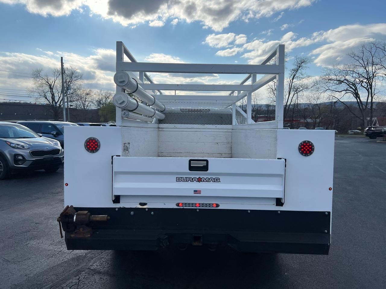 GMC Sierra 3500HD CC 4WD Crew Cab 177" WB, 60" CA Pro 2024