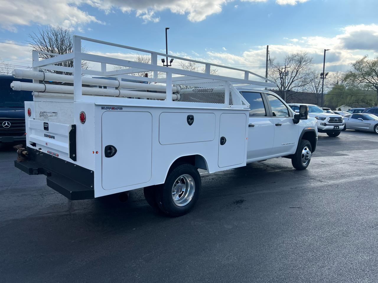 GMC Sierra 3500HD CC 4WD Crew Cab 177" WB, 60" CA Pro 2024