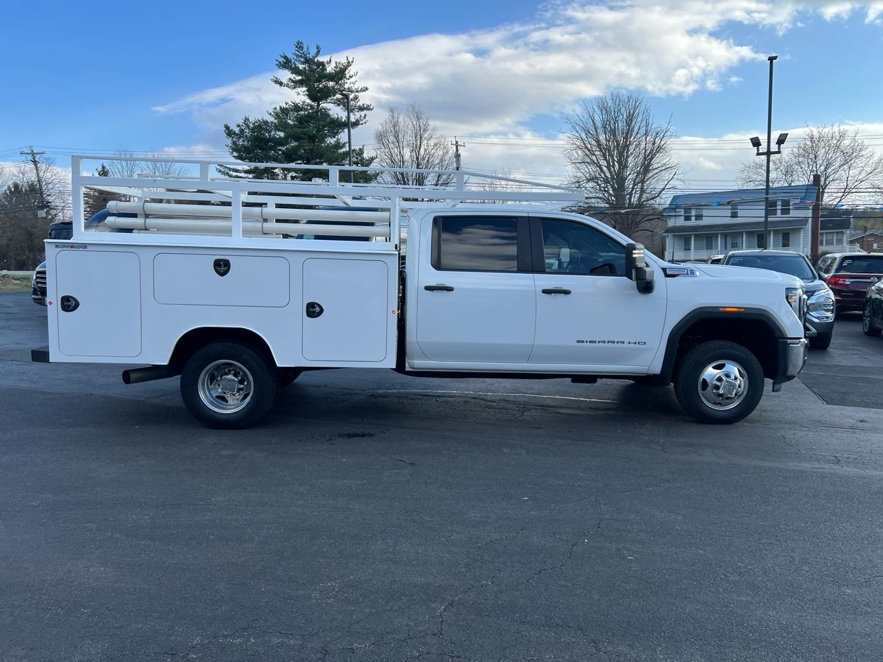 GMC Sierra 3500HD CC 4WD Crew Cab 177" WB, 60" CA Pro 2024