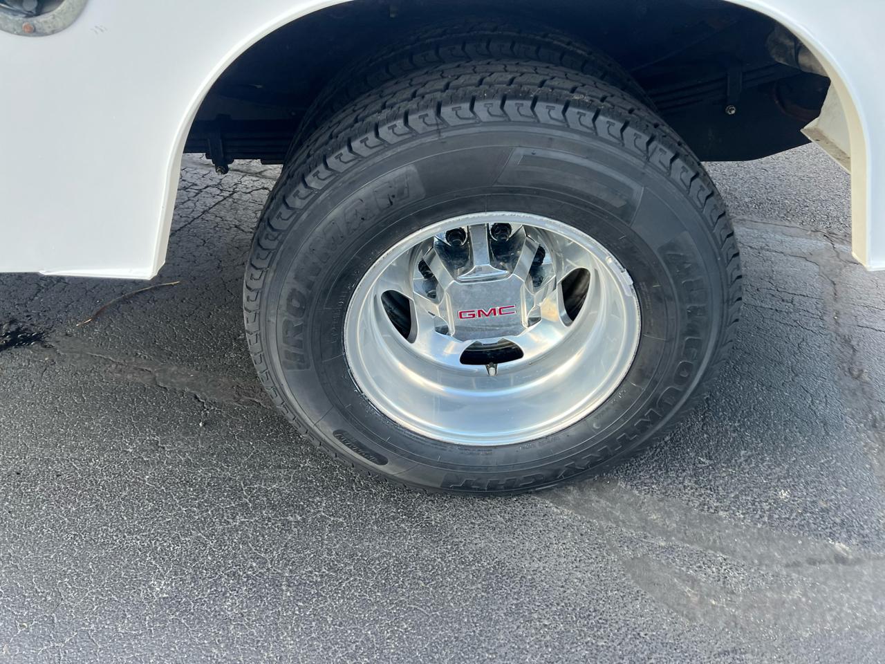 GMC Sierra 3500HD CC 4WD Crew Cab 177" WB, 60" CA Pro 2024