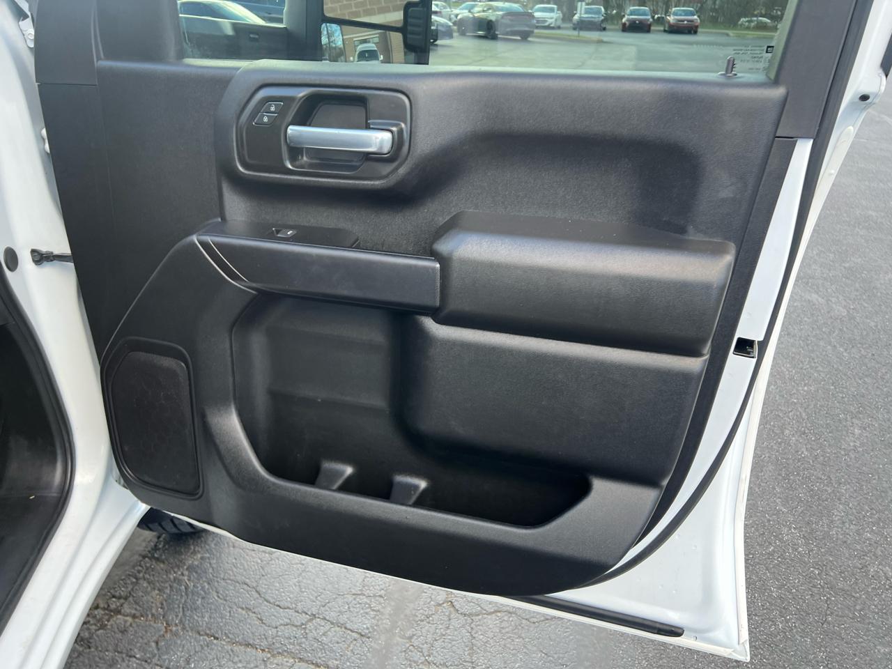 GMC Sierra 3500HD CC 4WD Crew Cab 177" WB, 60" CA Pro 2024