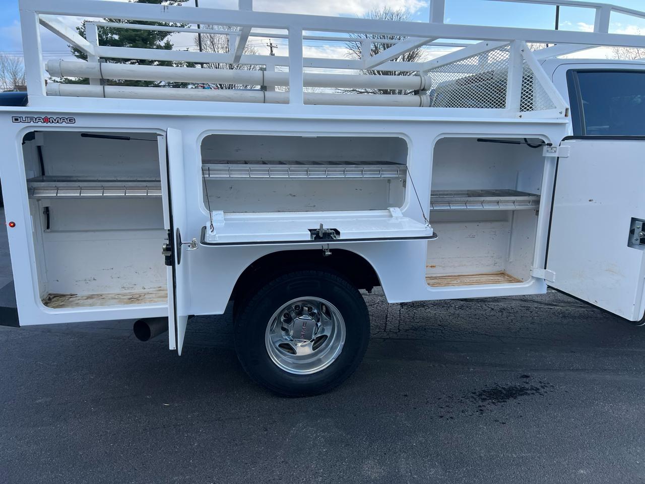 GMC Sierra 3500HD CC 4WD Crew Cab 177" WB, 60" CA Pro 2024