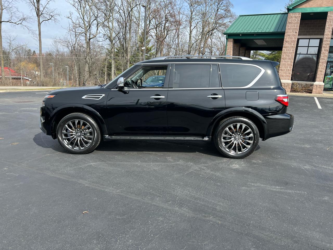 Nissan Armada 4x4 Platinum 2023