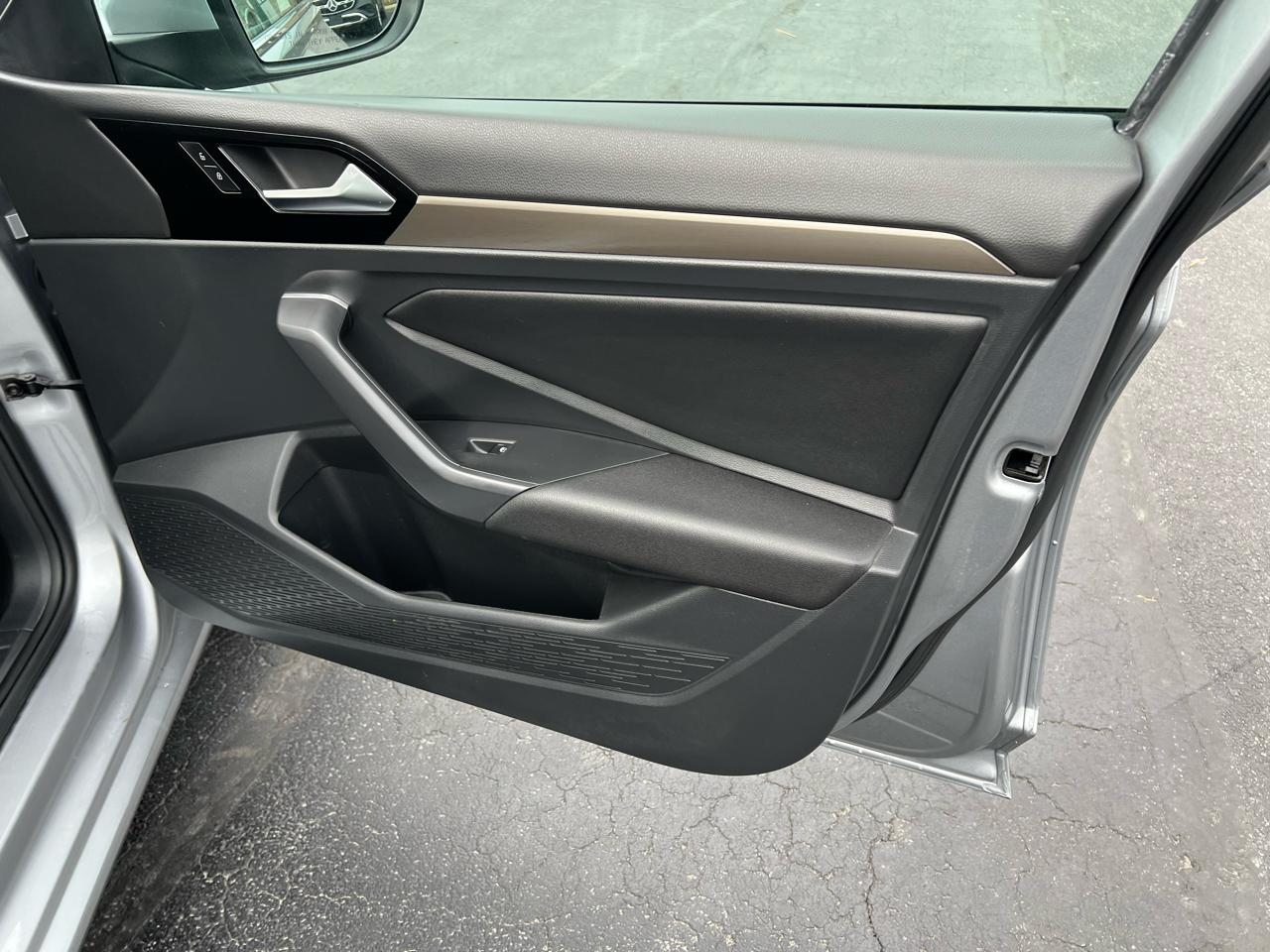 Volkswagen Jetta SEL Premium Auto w/ULEV 2020