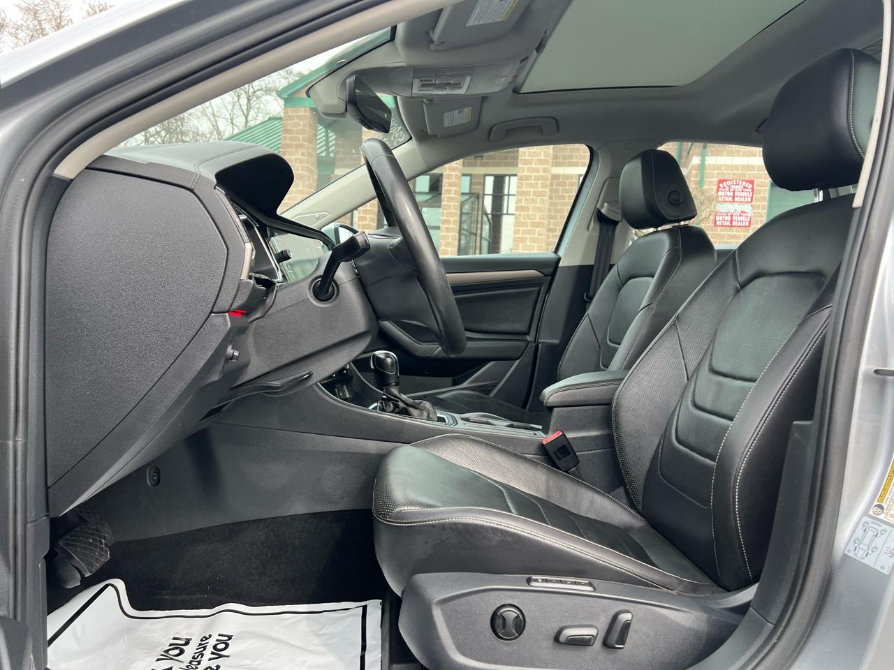 Volkswagen Jetta SEL Premium Auto w/ULEV 2020