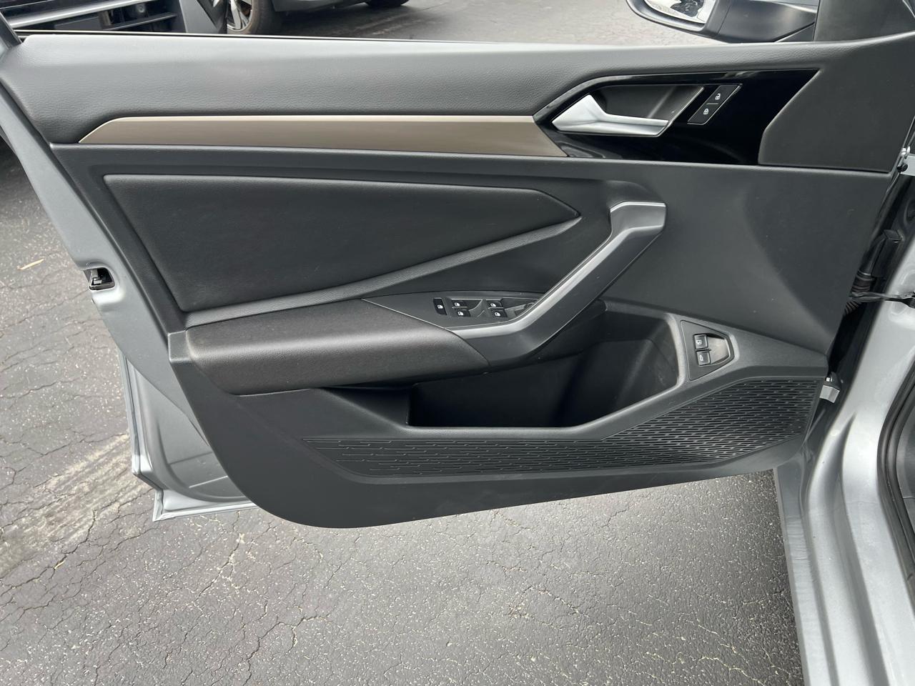 Volkswagen Jetta SEL Premium Auto w/ULEV 2020