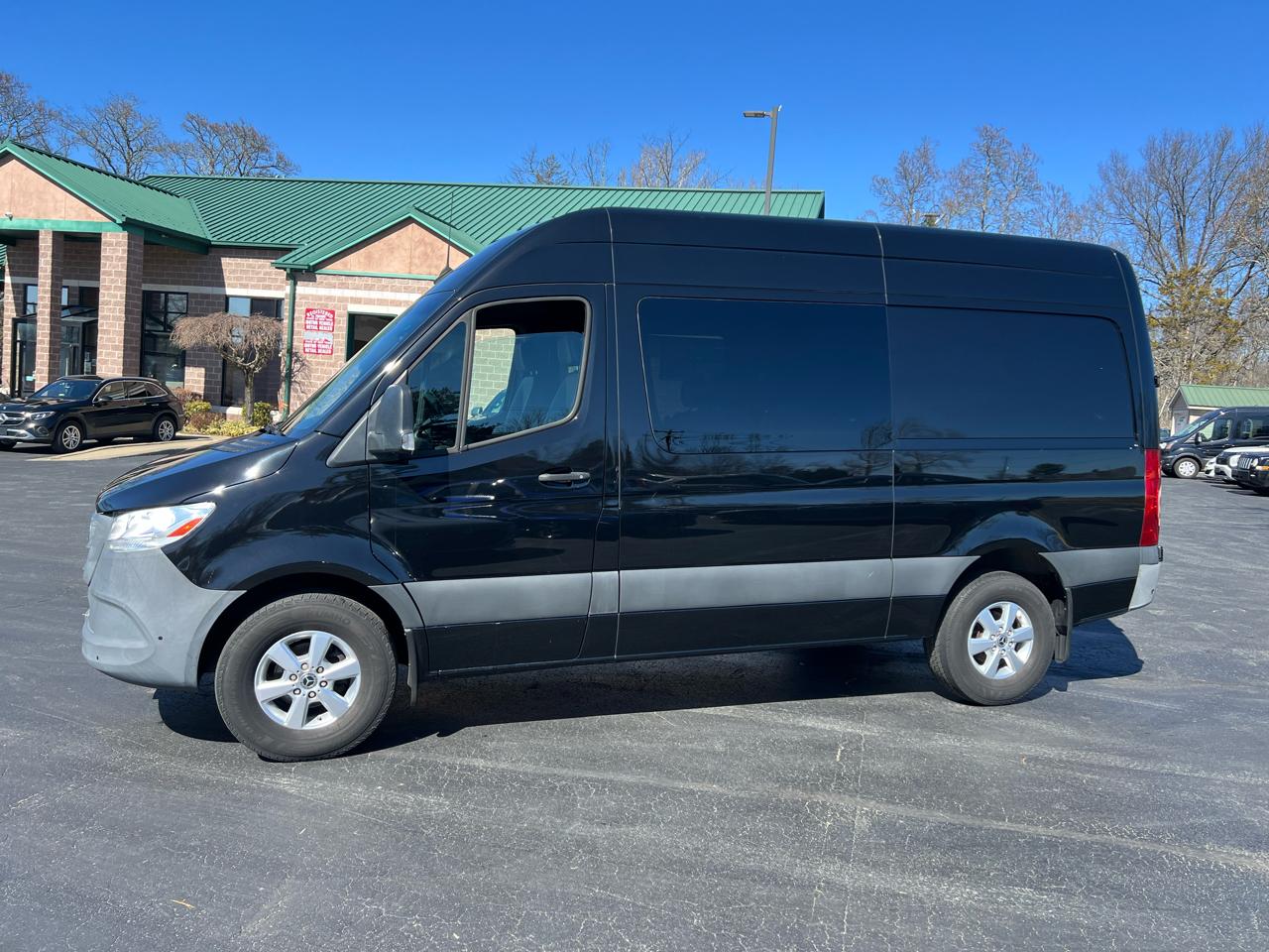 Mercedes-Benz Sprinter Crew Van 2500 Standard Roof V6 144" RWD 2021