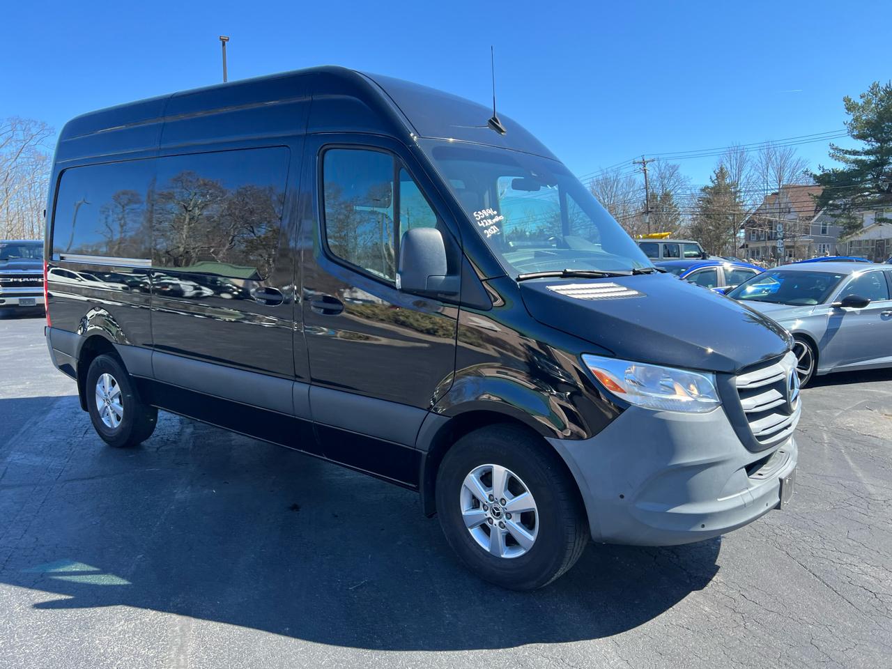 Mercedes-Benz Sprinter Crew Van 2500 Standard Roof V6 144" RWD 2021