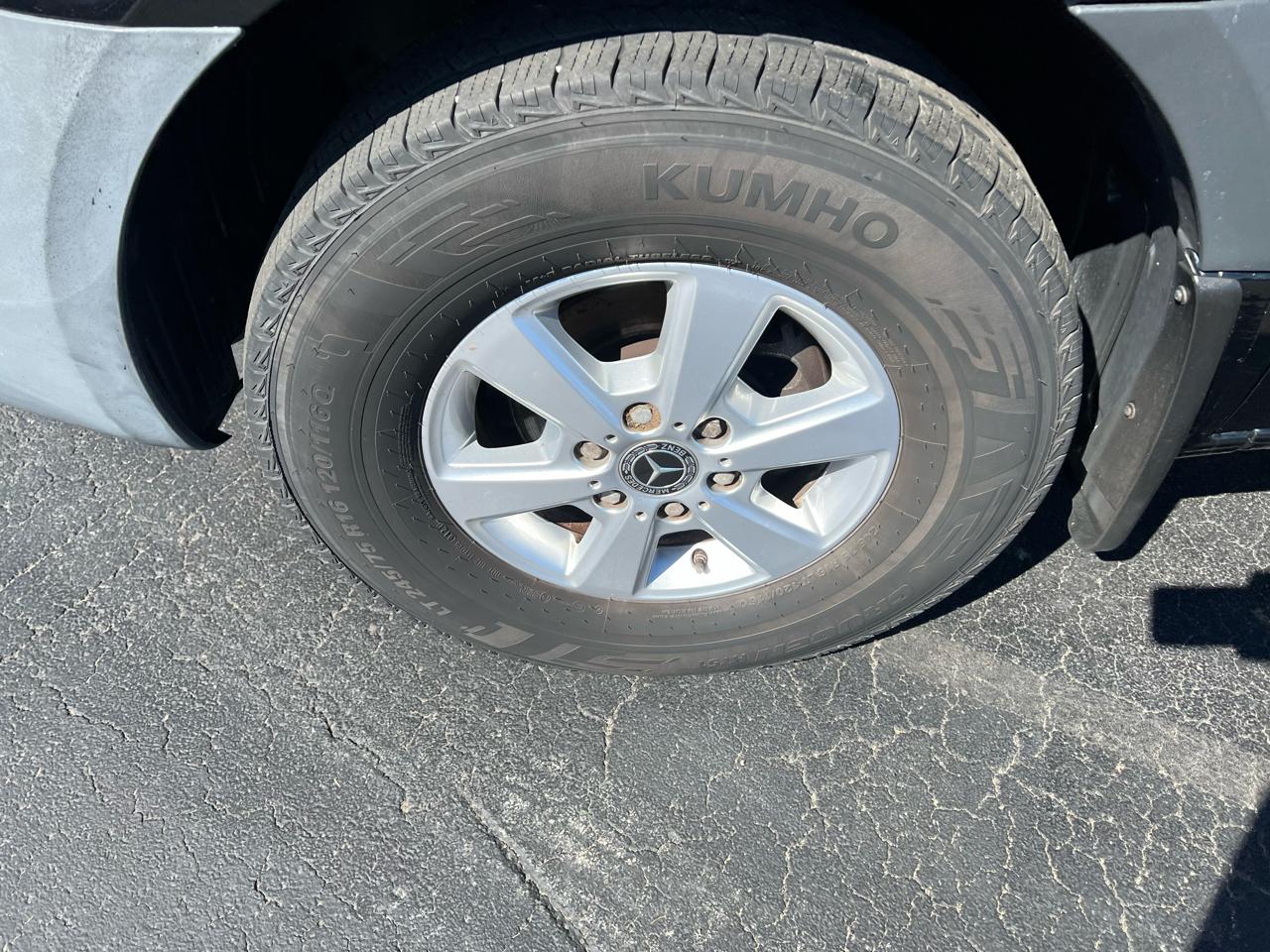 Mercedes-Benz Sprinter Crew Van 2500 Standard Roof V6 144" RWD 2021