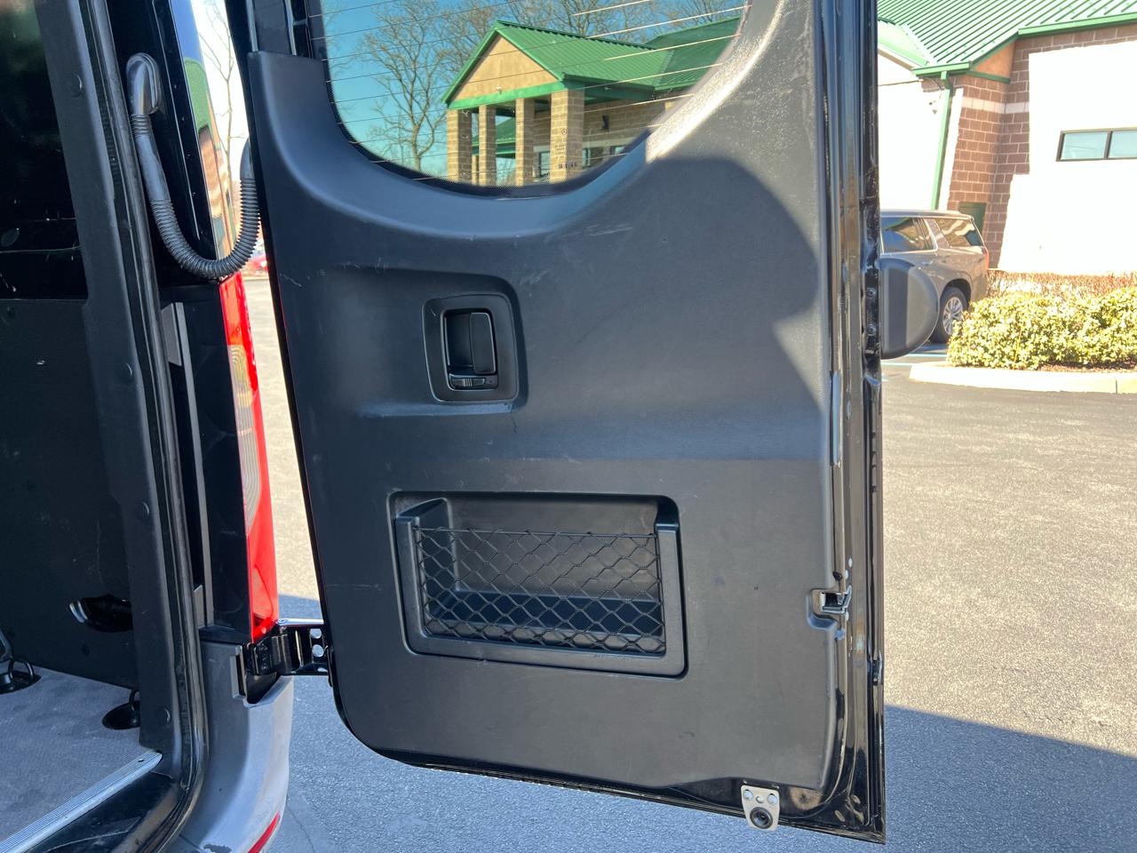 Mercedes-Benz Sprinter Crew Van 2500 Standard Roof V6 144" RWD 2021