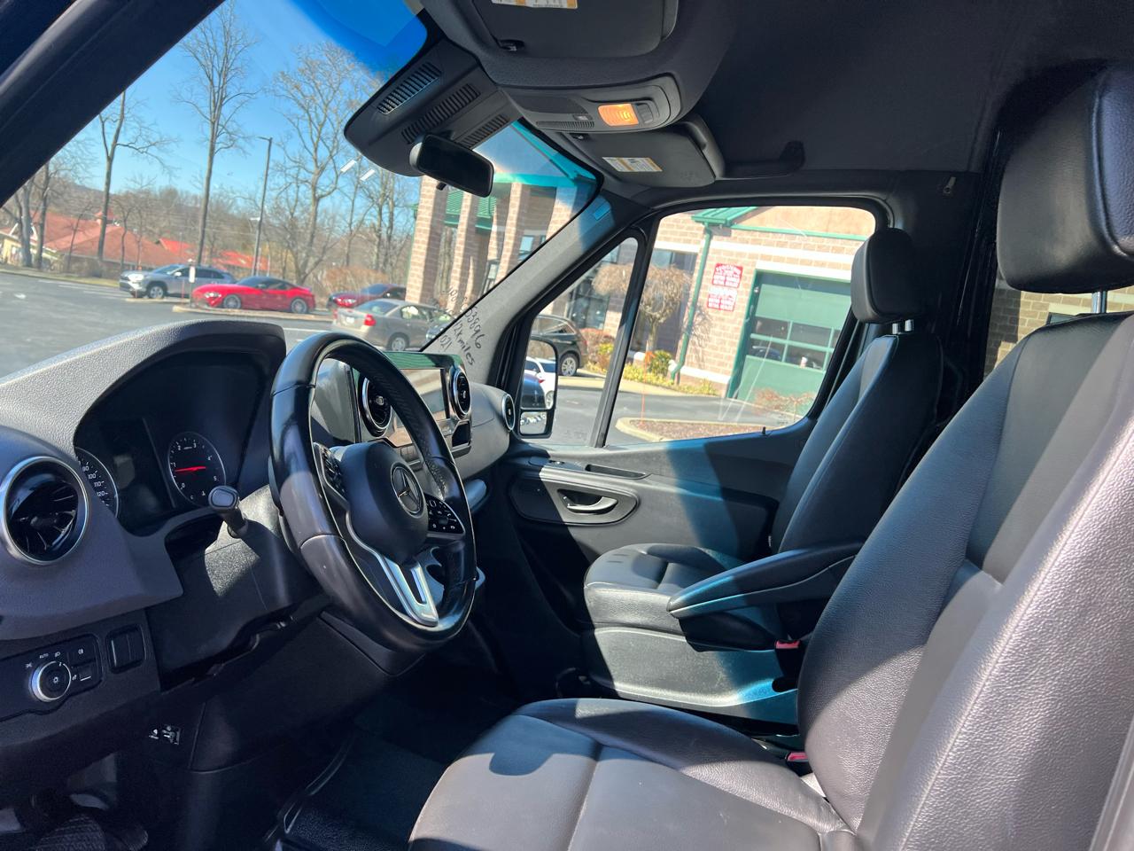 Mercedes-Benz Sprinter Crew Van 2500 Standard Roof V6 144" RWD 2021