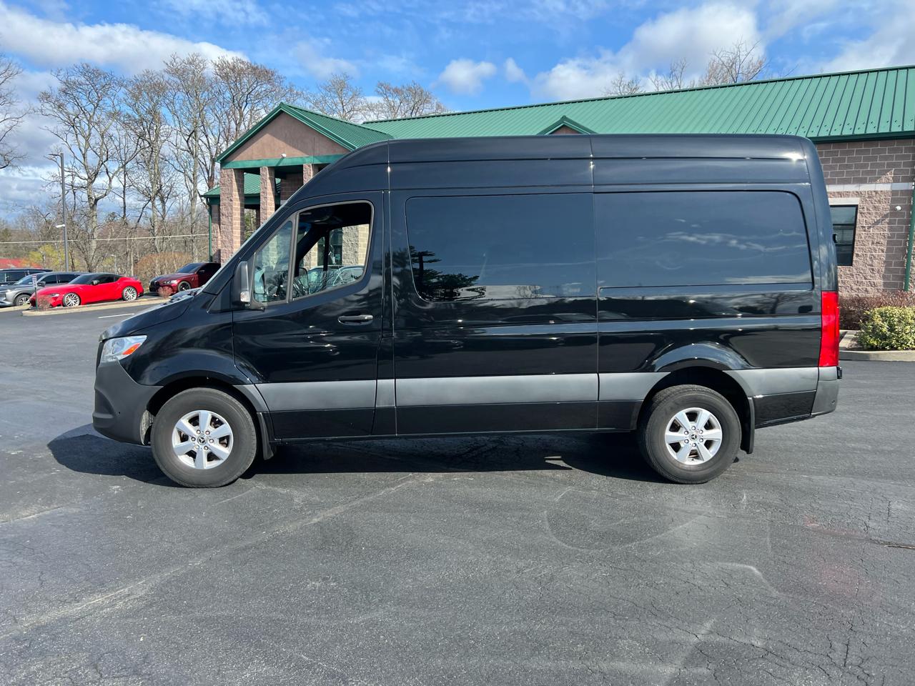 Mercedes-Benz Sprinter Crew Van 2500 Standard Roof V6 144" RWD 2021