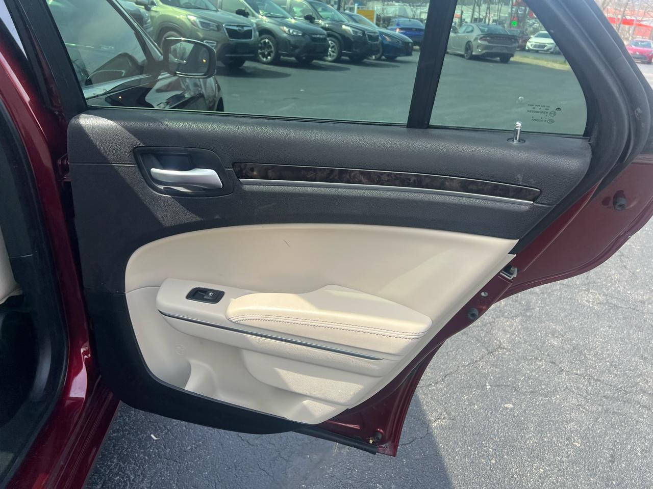 Chrysler 300 300C AWD 2017