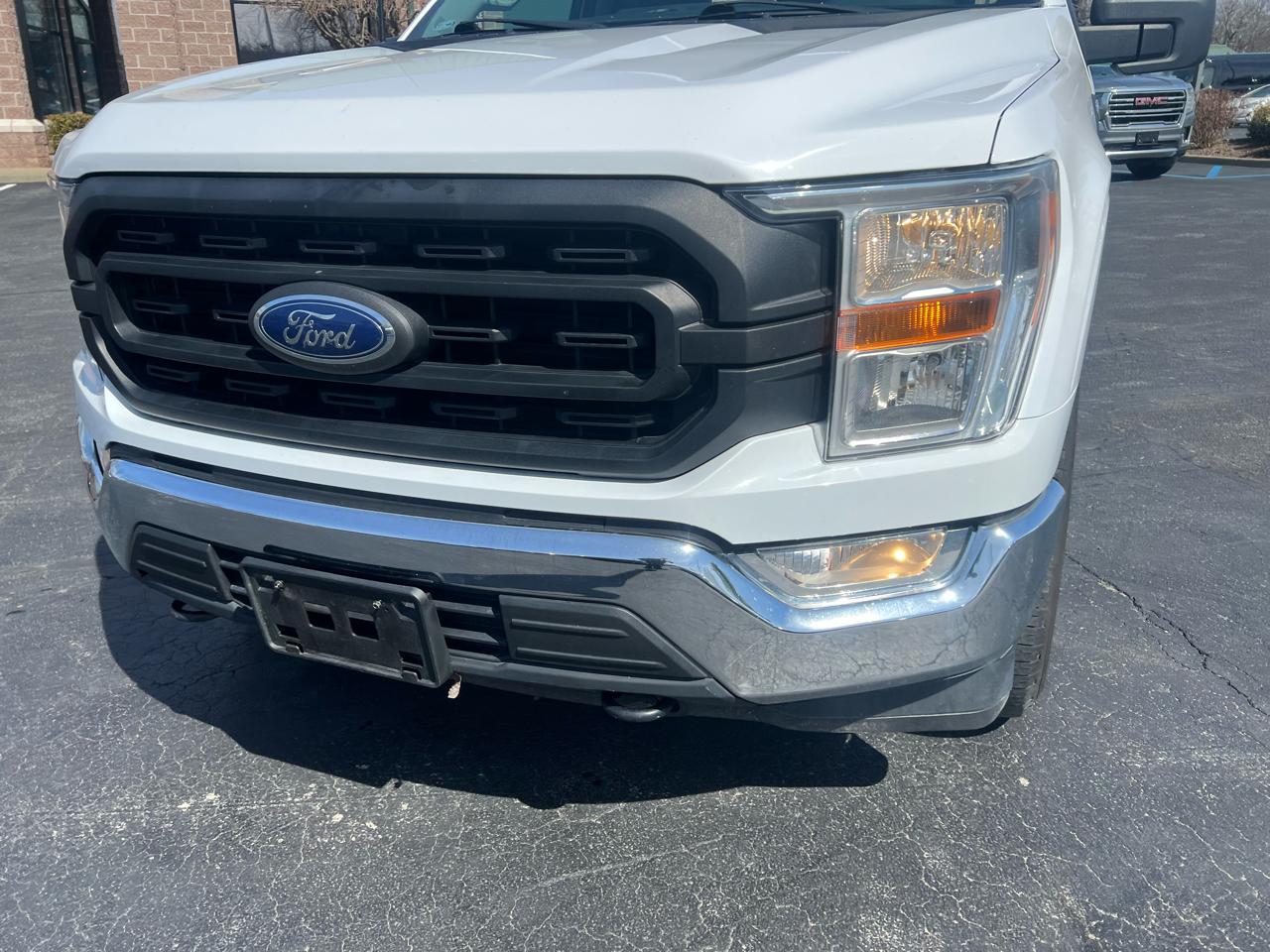 Ford F-150 XLT 4WD Reg Cab 8' Box 2022