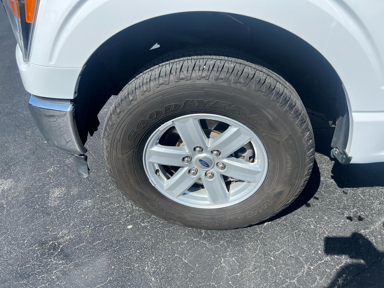 Ford F-150 XLT 4WD Reg Cab 8' Box 2022