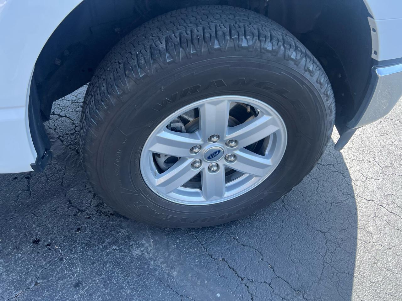 Ford F-150 XLT 4WD Reg Cab 8' Box 2022