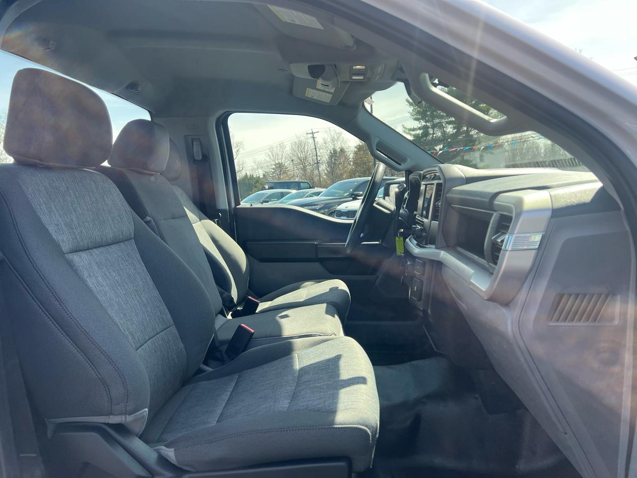 Ford F-150 XLT 4WD Reg Cab 8' Box 2022