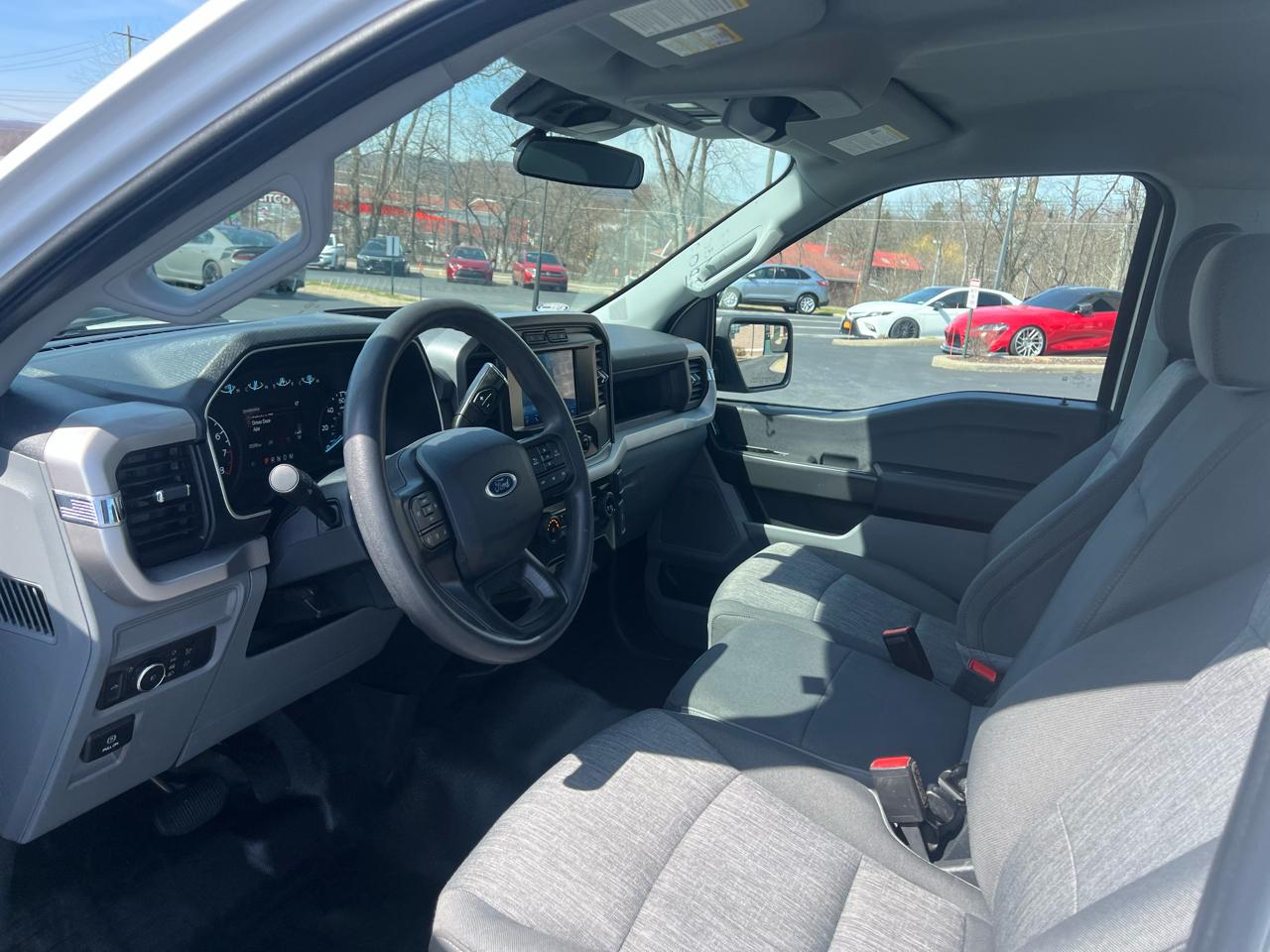 Ford F-150 XLT 4WD Reg Cab 8' Box 2022