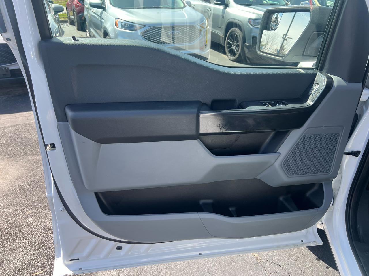 Ford F-150 XLT 4WD Reg Cab 8' Box 2022