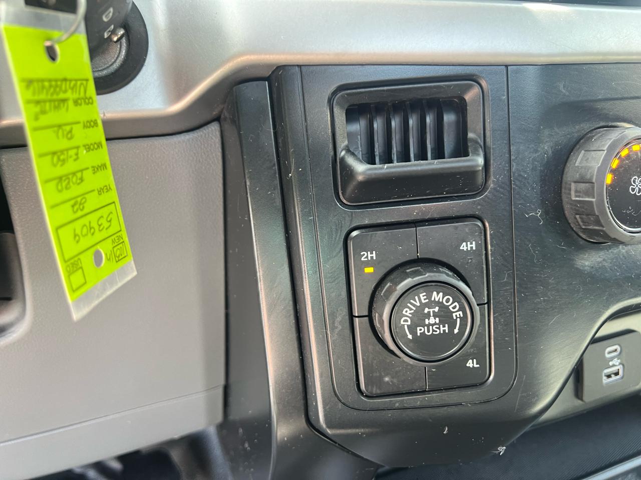 Ford F-150 XLT 4WD Reg Cab 8' Box 2022