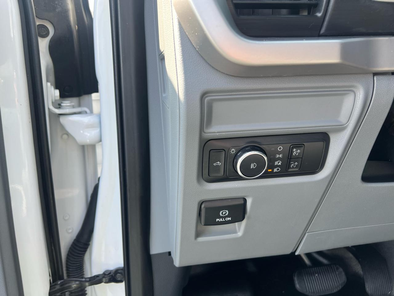 Ford F-150 XLT 4WD Reg Cab 8' Box 2022