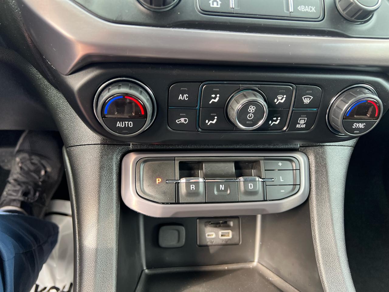 GMC Acadia AWD 4dr AT4 2020