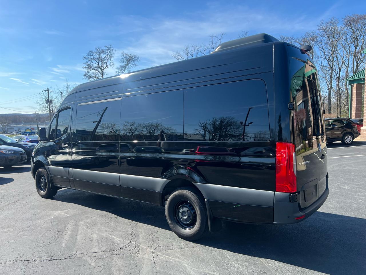 Mercedes-Benz Sprinter Passenger Van 2500 High Roof I4 Diesel HO 170" RWD 2024