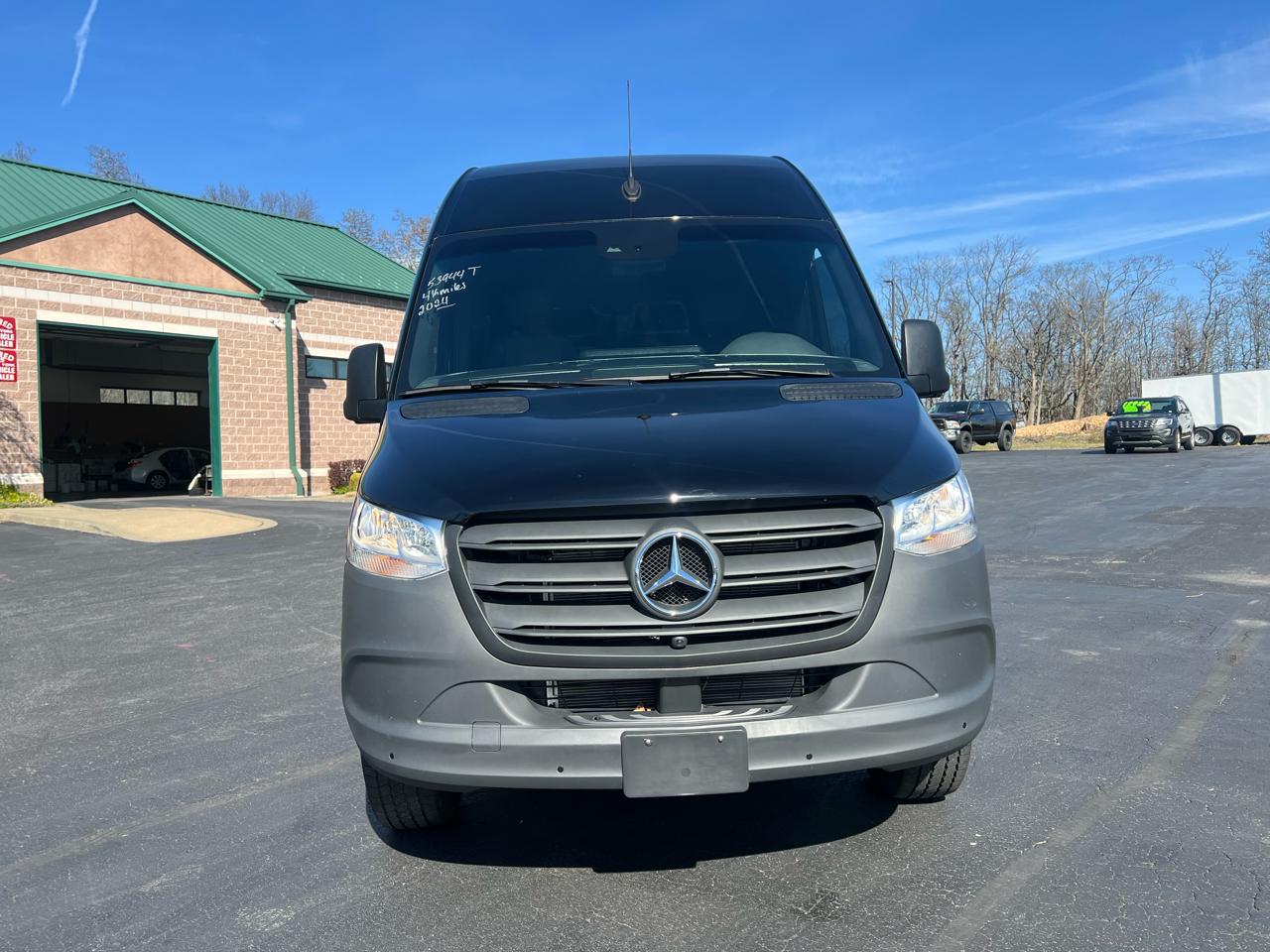 Mercedes-Benz Sprinter Passenger Van 2500 High Roof I4 Diesel HO 170" RWD 2024