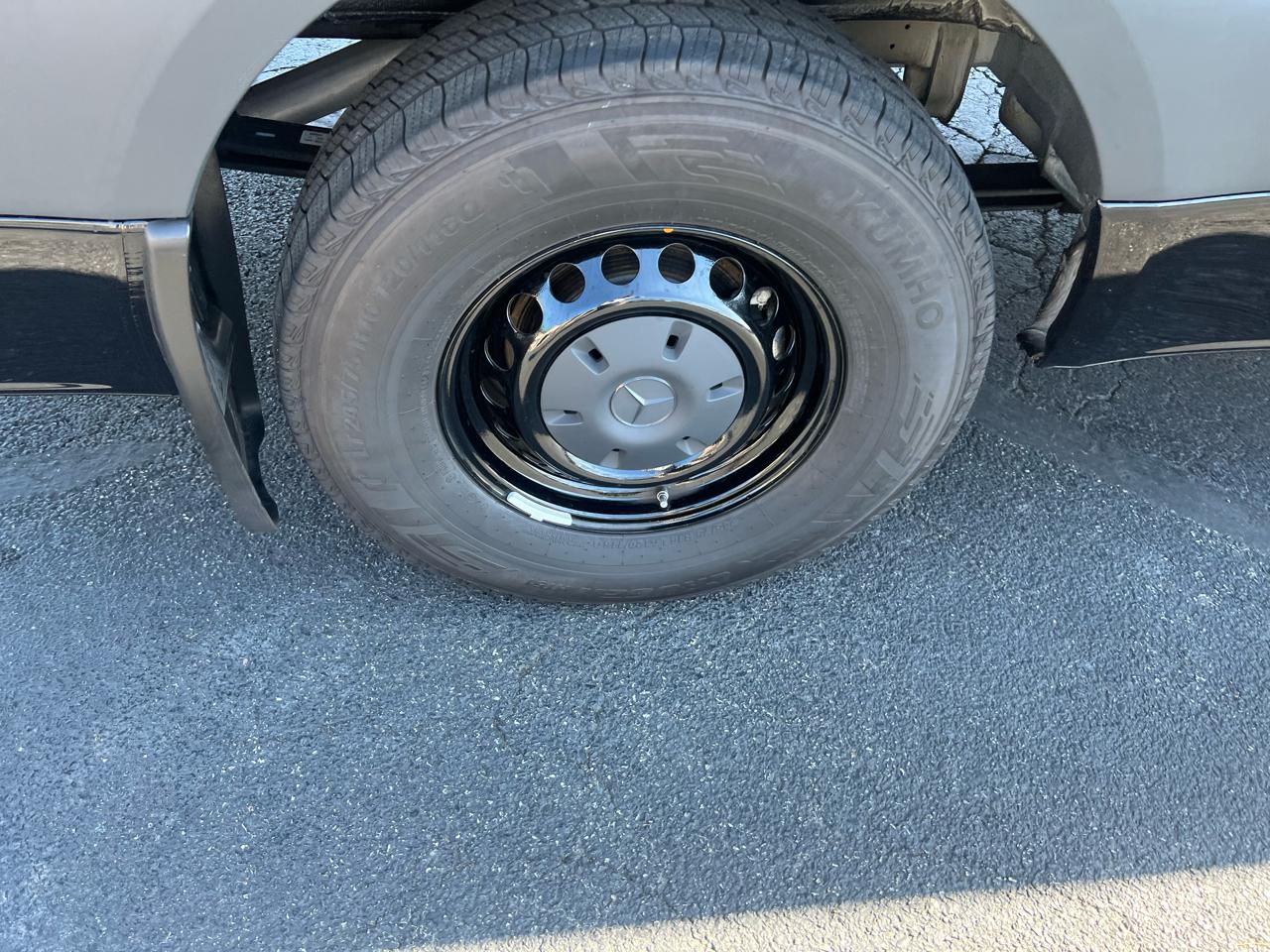 Mercedes-Benz Sprinter Passenger Van 2500 High Roof I4 Diesel HO 170" RWD 2024