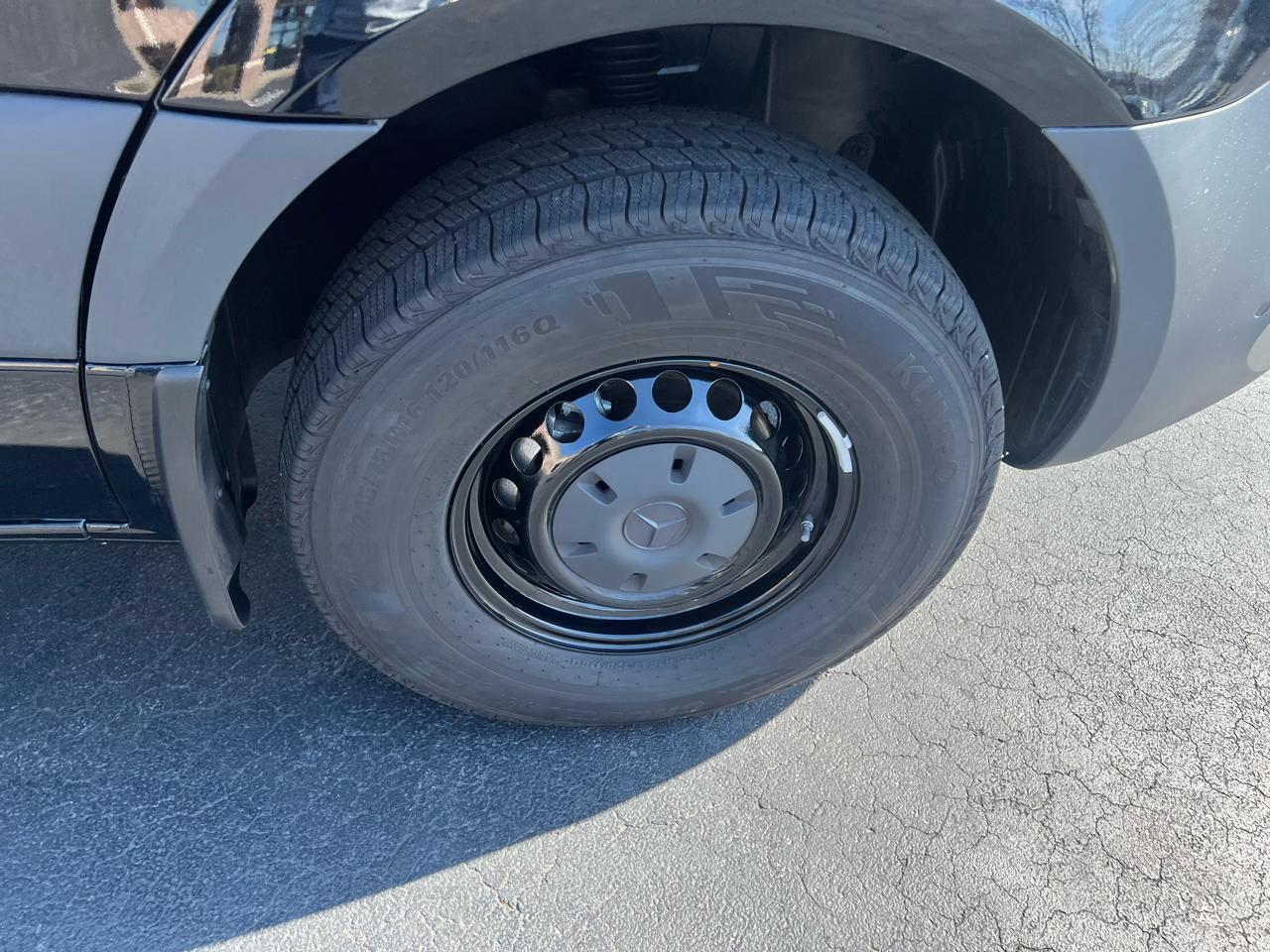 Mercedes-Benz Sprinter Passenger Van 2500 High Roof I4 Diesel HO 170" RWD 2024