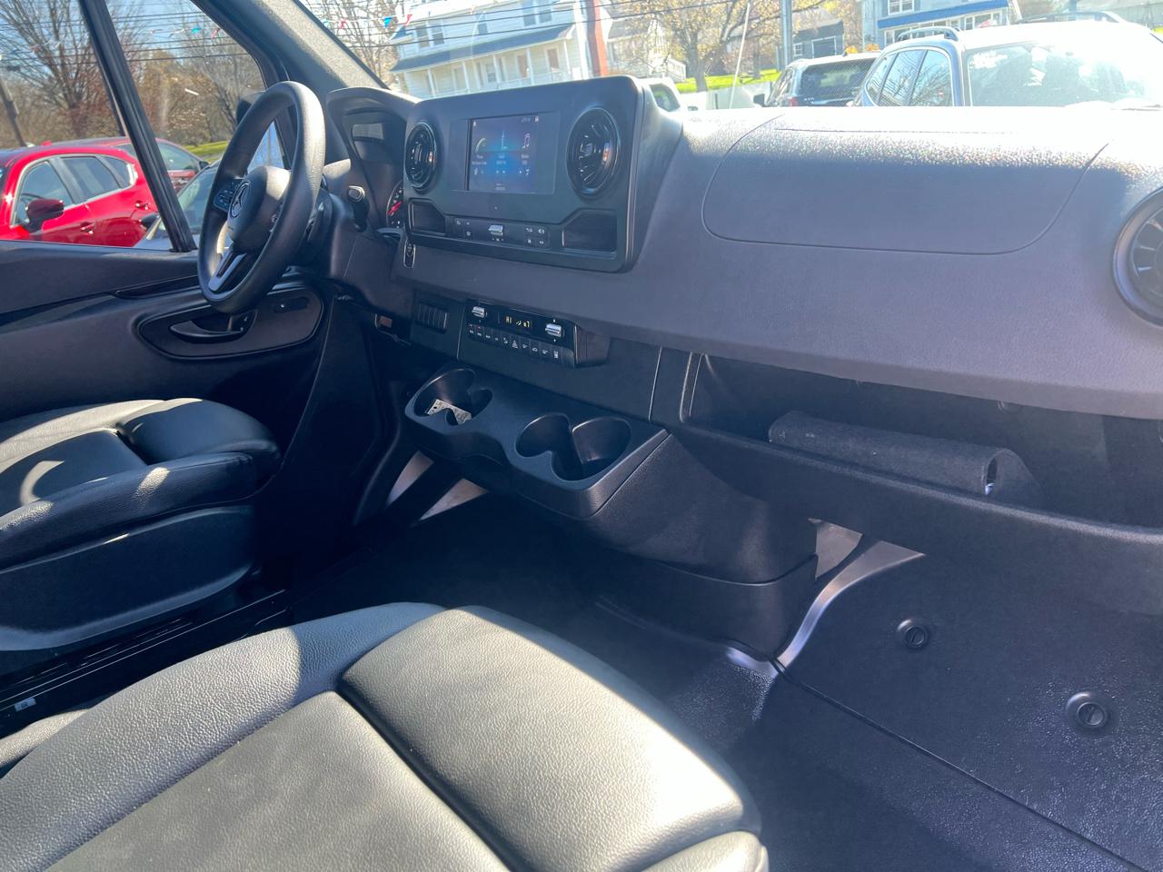 Mercedes-Benz Sprinter Passenger Van 2500 High Roof I4 Diesel HO 170" RWD 2024