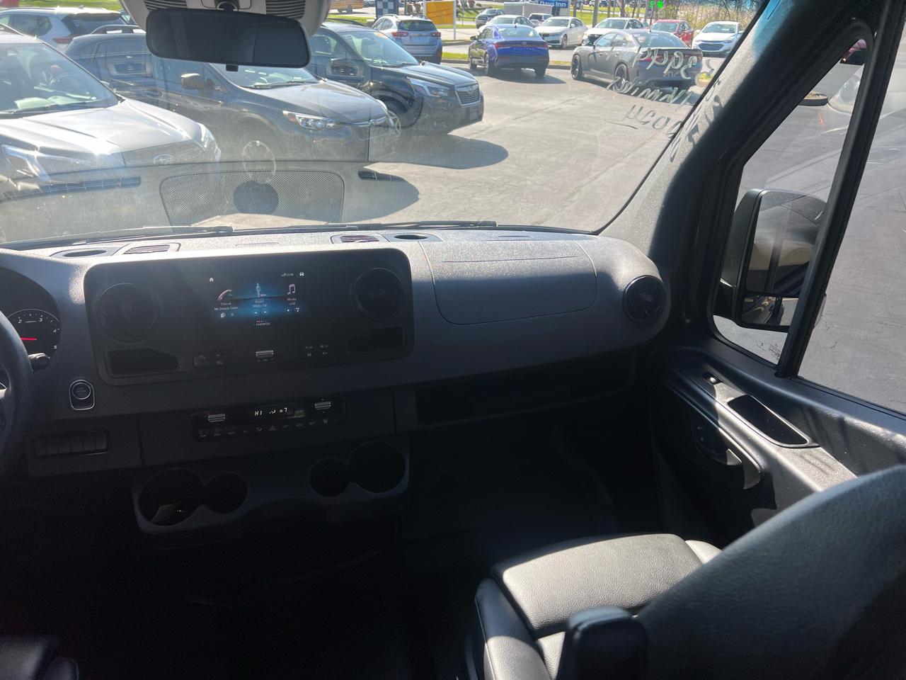 Mercedes-Benz Sprinter Passenger Van 2500 High Roof I4 Diesel HO 170" RWD 2024