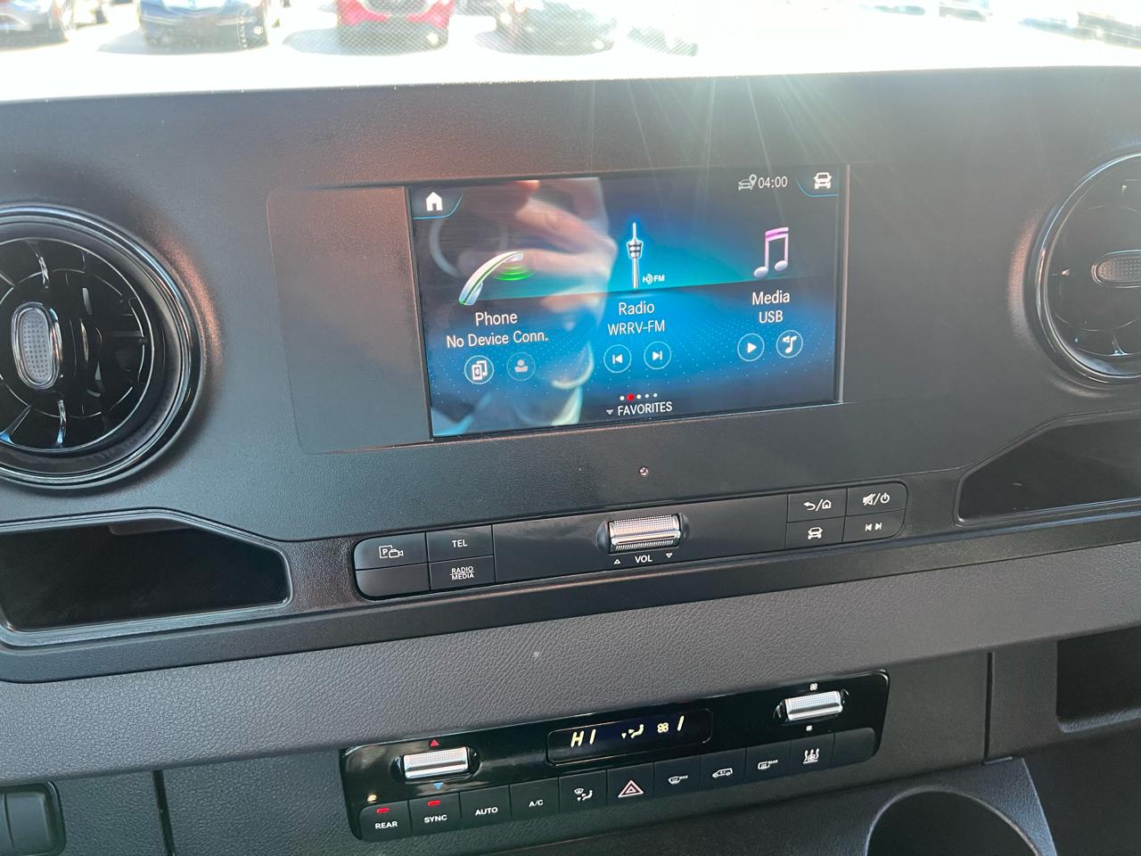 Mercedes-Benz Sprinter Passenger Van 2500 High Roof I4 Diesel HO 170" RWD 2024