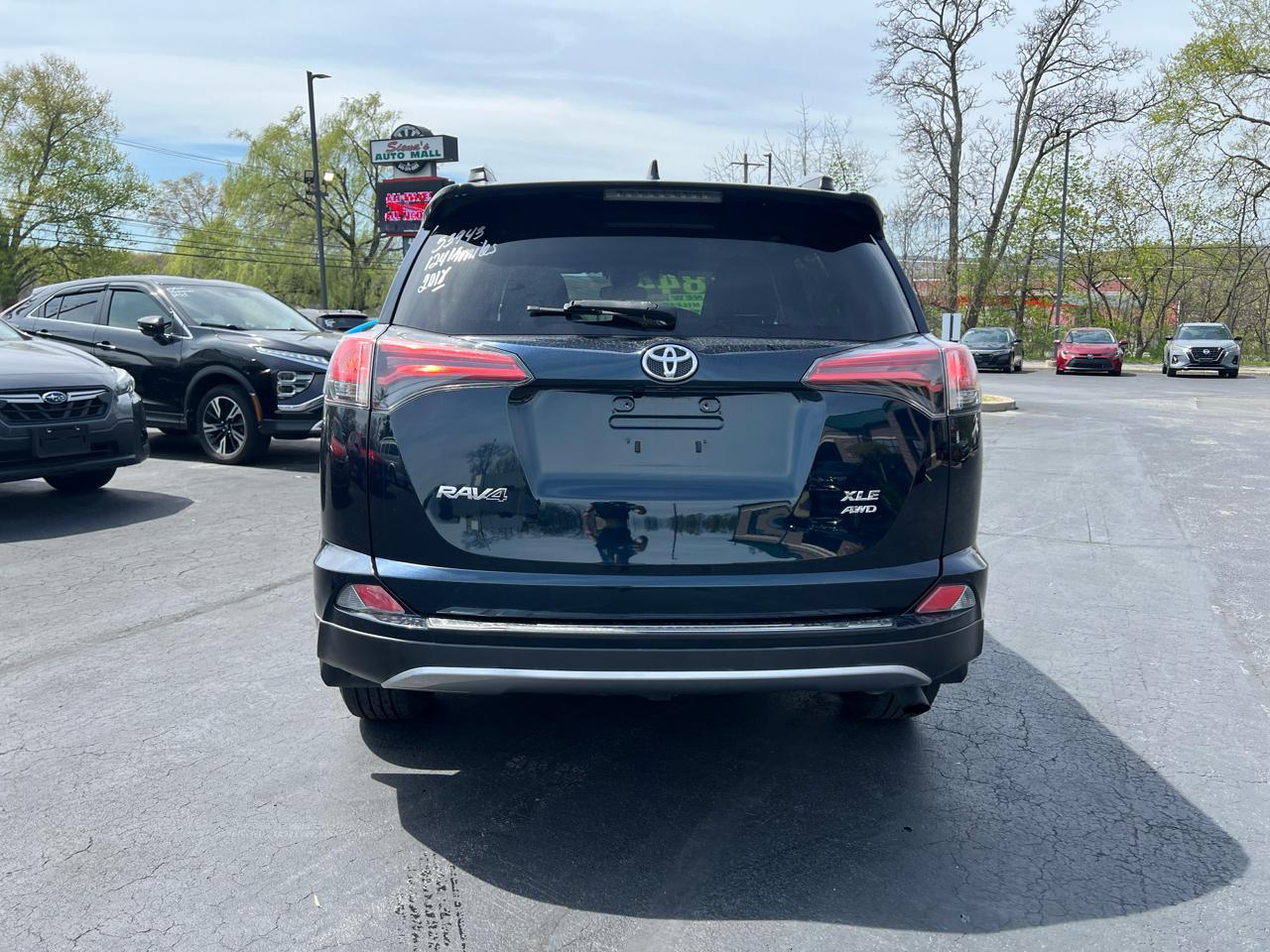 Toyota RAV4 Adventure AWD (Natl) 2018
