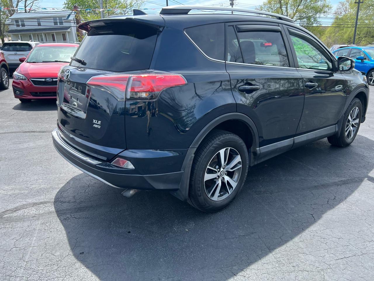 Toyota RAV4 Adventure AWD (Natl) 2018