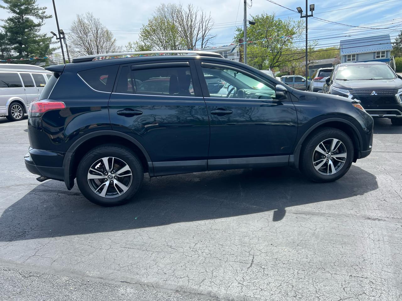 Toyota RAV4 Adventure AWD (Natl) 2018