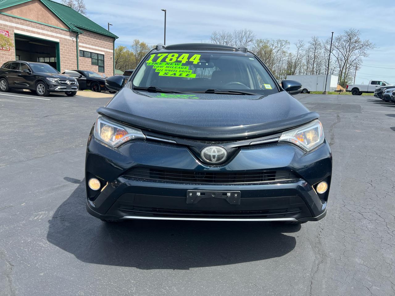 Toyota RAV4 Adventure AWD (Natl) 2018