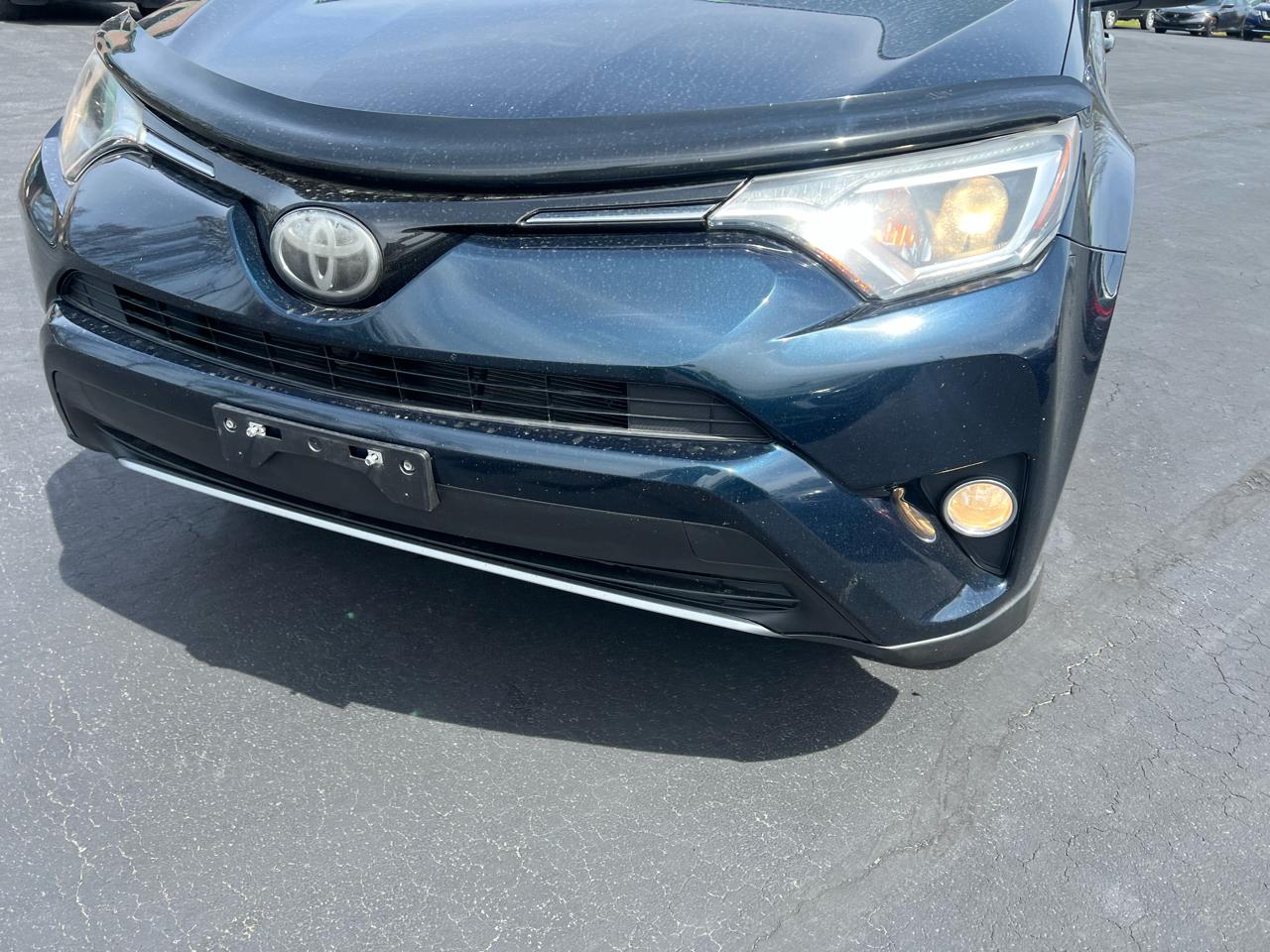 Toyota RAV4 Adventure AWD (Natl) 2018