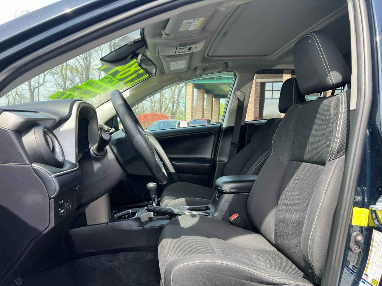 Toyota RAV4 Adventure AWD (Natl) 2018