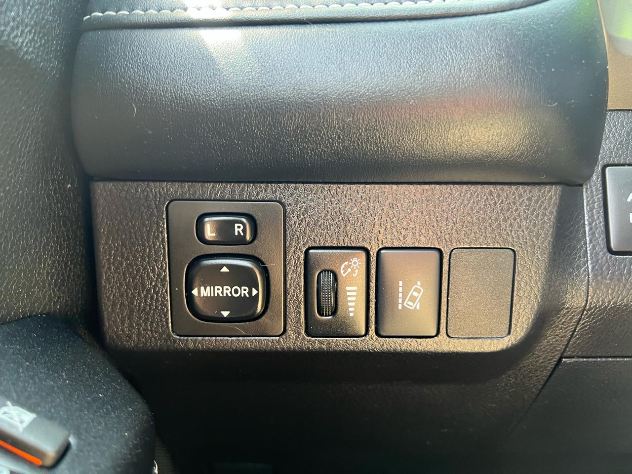 Toyota RAV4 Adventure AWD (Natl) 2018