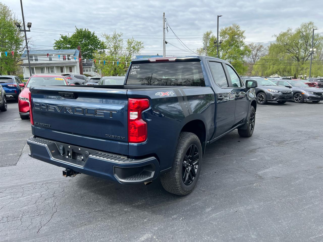 Chevrolet Silverado 1500 4WD Crew Cab 147" Custom 2023
