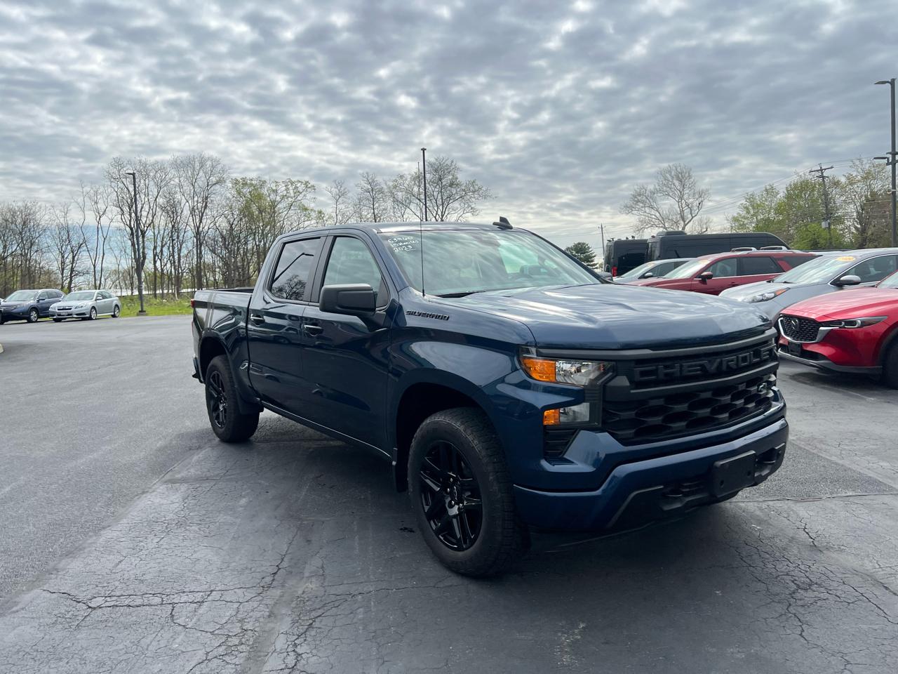 Chevrolet Silverado 1500 4WD Crew Cab 147" Custom 2023