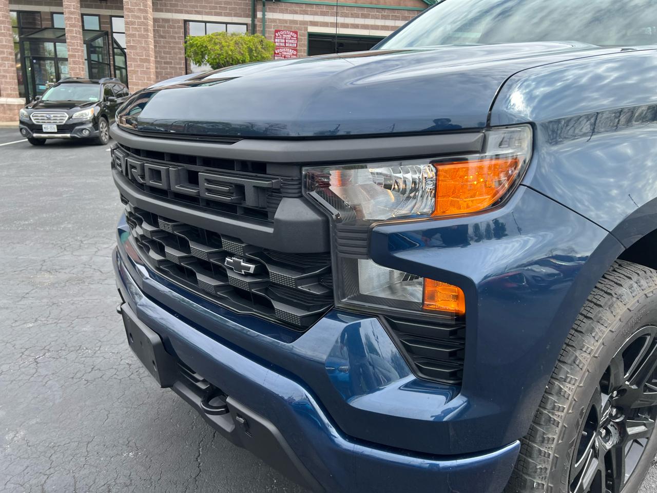 Chevrolet Silverado 1500 4WD Crew Cab 147" Custom 2023