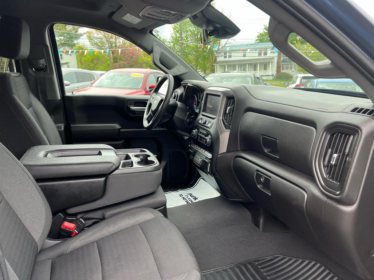 Chevrolet Silverado 1500 4WD Crew Cab 147" Custom 2023