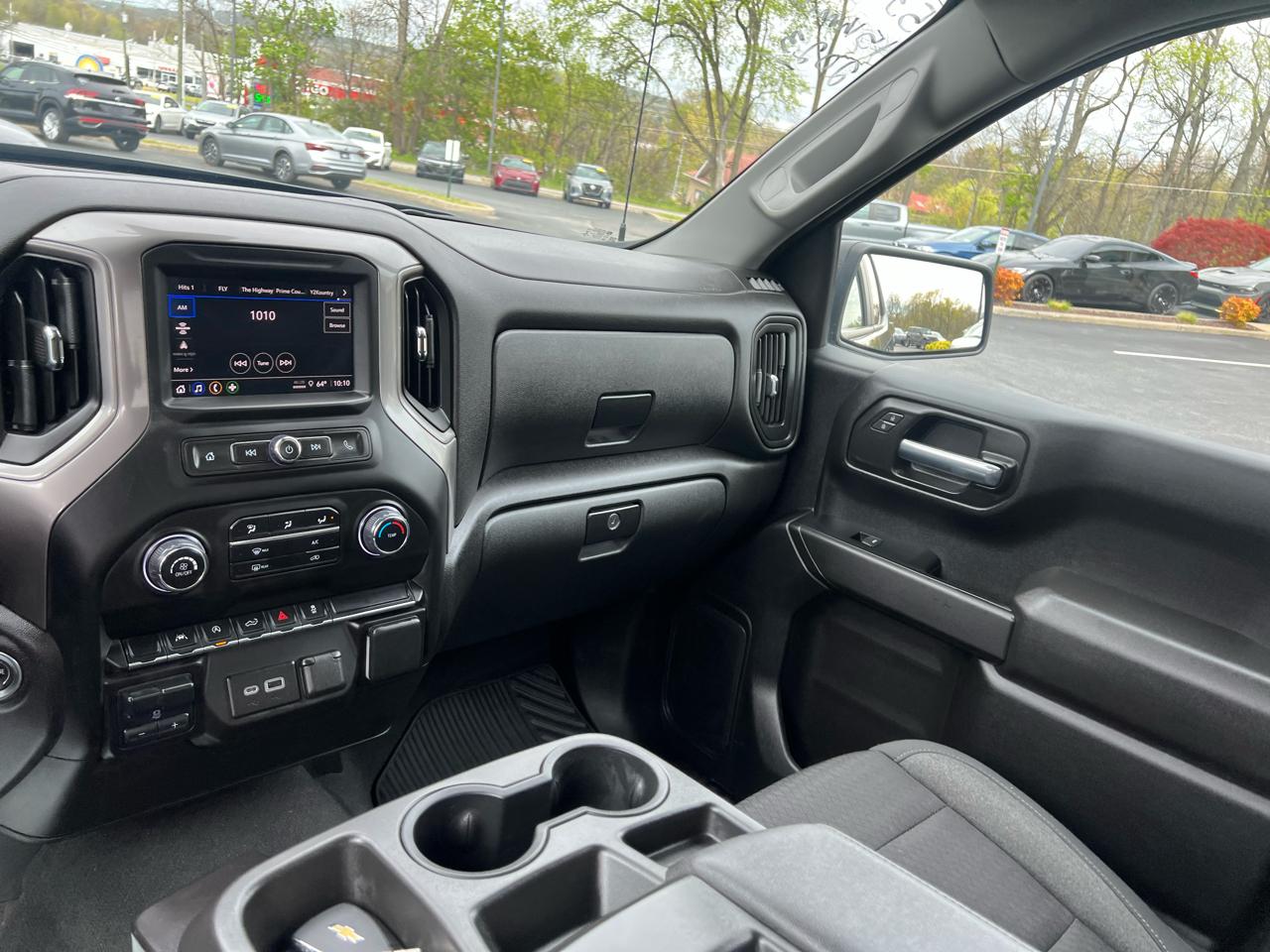 Chevrolet Silverado 1500 4WD Crew Cab 147" Custom 2023